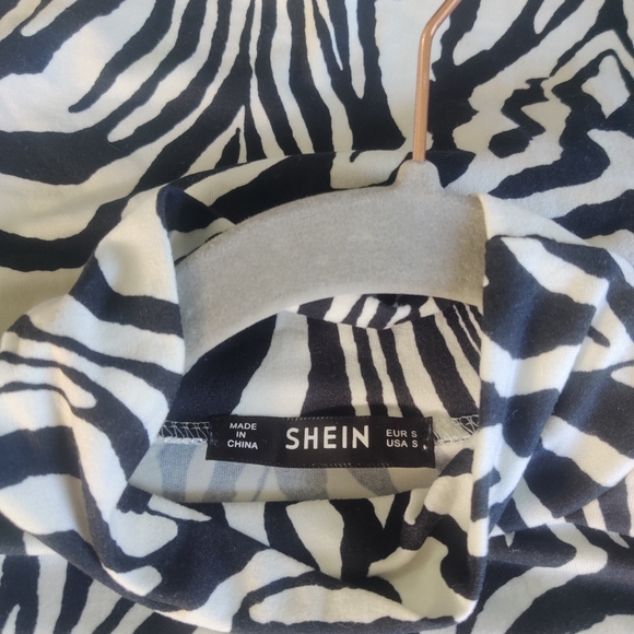 Winter animal print top - Picture 4 of 5